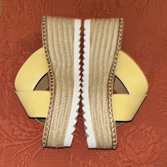 SODA: Platform Sandals, Size: 7.5 - Picture 3 of 10